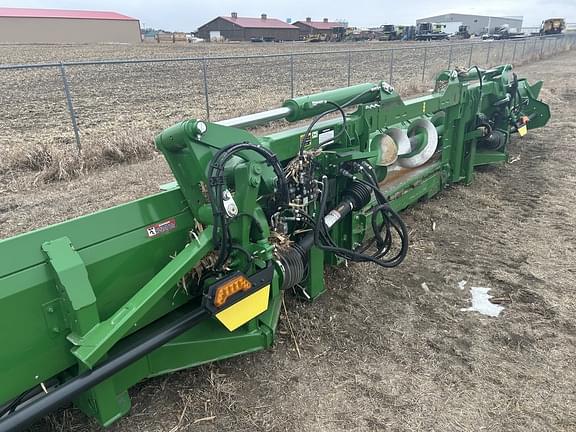 Image of John Deere C12F equipment image 2