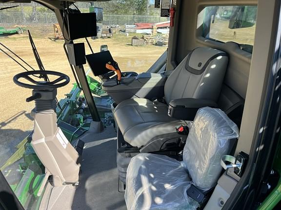Image of John Deere CP770 equipment image 4