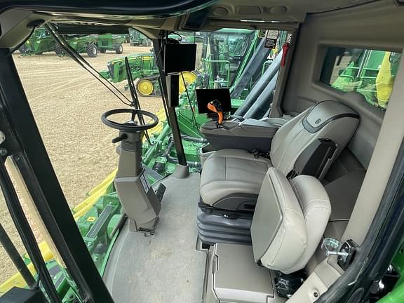 Image of John Deere CP770 equipment image 4