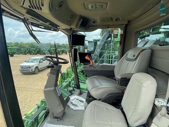 Image of John Deere CP770 equipment image 3