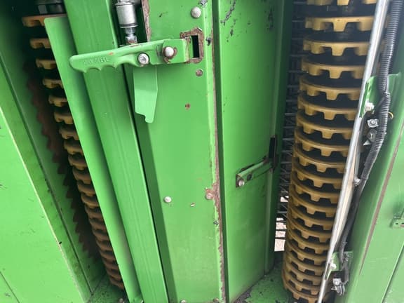 Image of John Deere CP770 equipment image 4