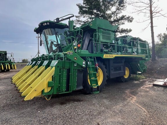 2024 John Deere CP770 Equipment Image0