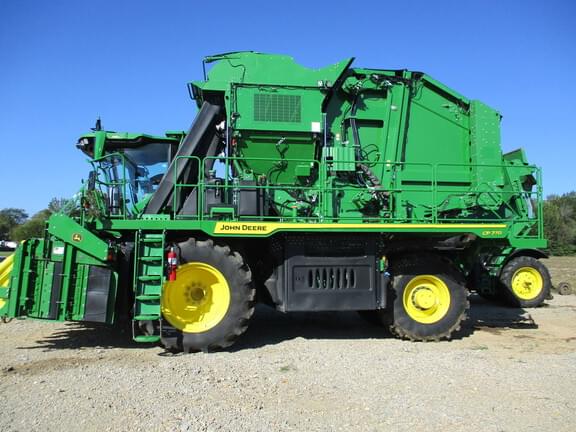 Image of John Deere CP770 equipment image 1
