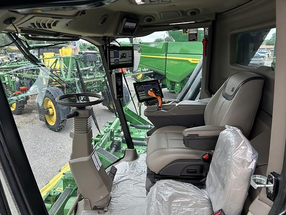 Image of John Deere CP770 equipment image 4