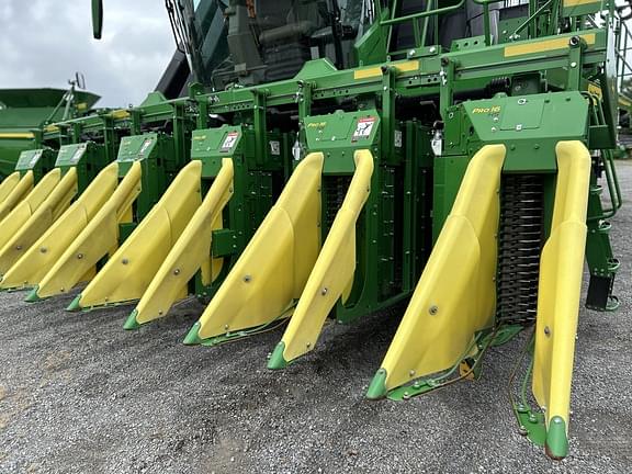Image of John Deere CP770 equipment image 4