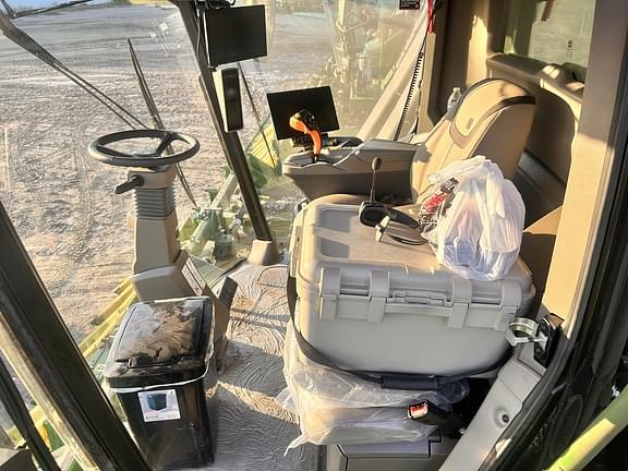 Image of John Deere CP770 equipment image 2