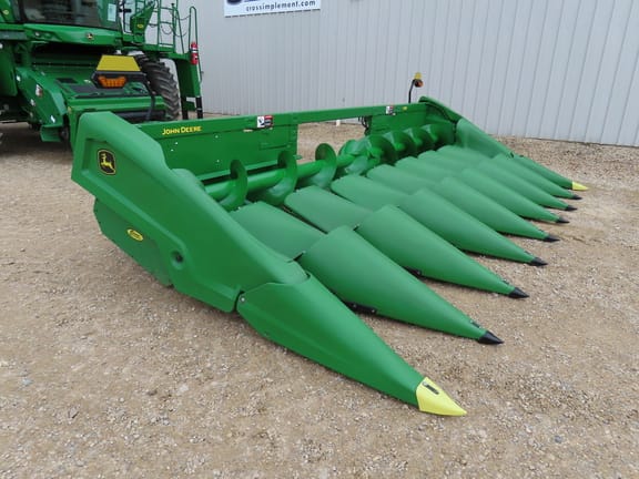 2024 John Deere CR8 Equipment Image0