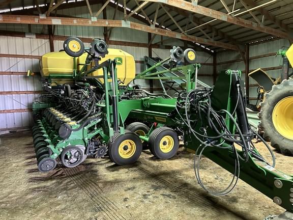 Image of John Deere DB44 equipment image 1