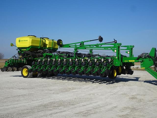 Image of John Deere DB60 equipment image 1