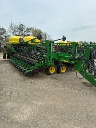 Image of John Deere DB60 Primary image