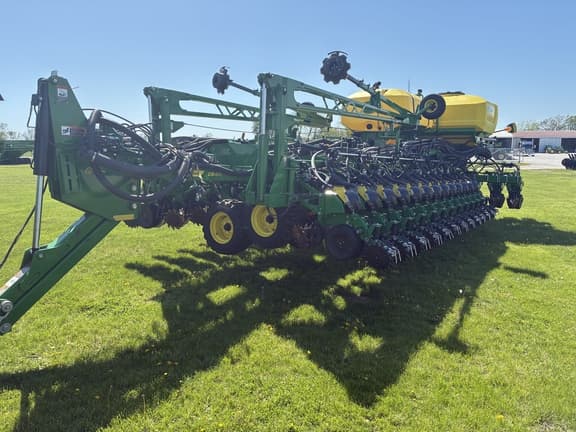 Image of John Deere DB60 equipment image 1