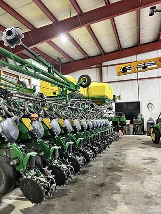 Image of John Deere DB60 equipment image 1