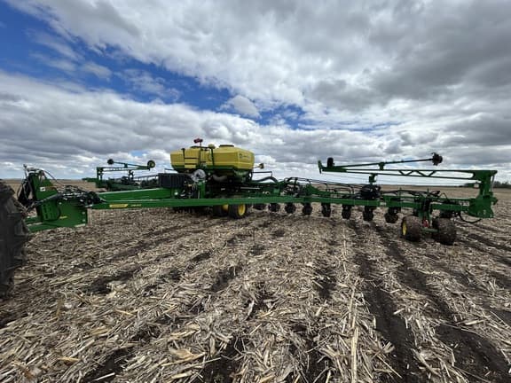 Image of John Deere DB60 equipment image 1