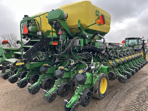 Image of John Deere DB60 equipment image 1