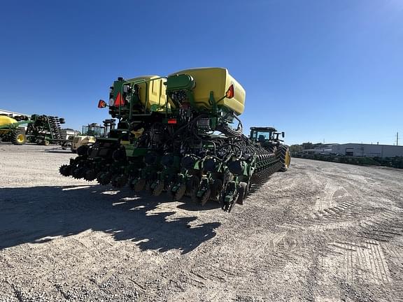 Image of John Deere DB60 equipment image 2
