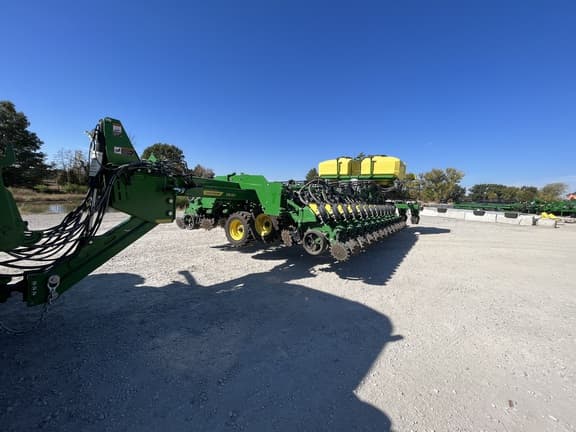 Image of John Deere DB60 equipment image 1