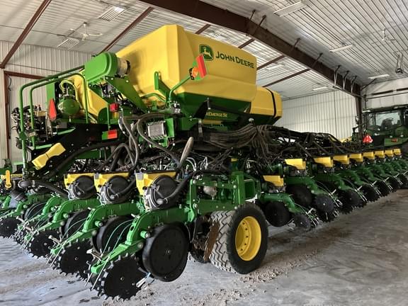 Image of John Deere DB60 equipment image 1