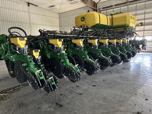 Image of John Deere DB60 Primary image