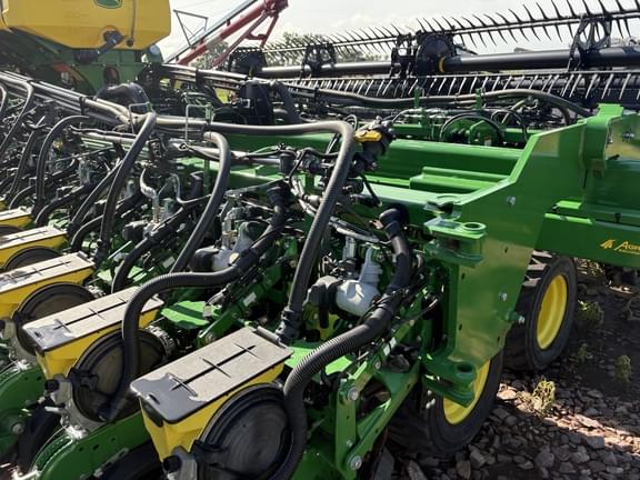 Image of John Deere DB60 equipment image 4