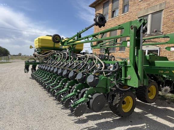 Image of John Deere DB60 equipment image 1