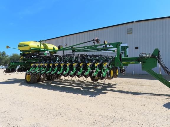 Image of John Deere DB60 Primary image
