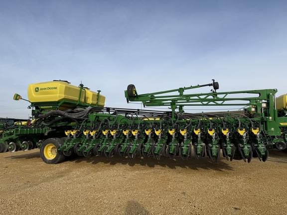 Image of John Deere DB60 equipment image 1
