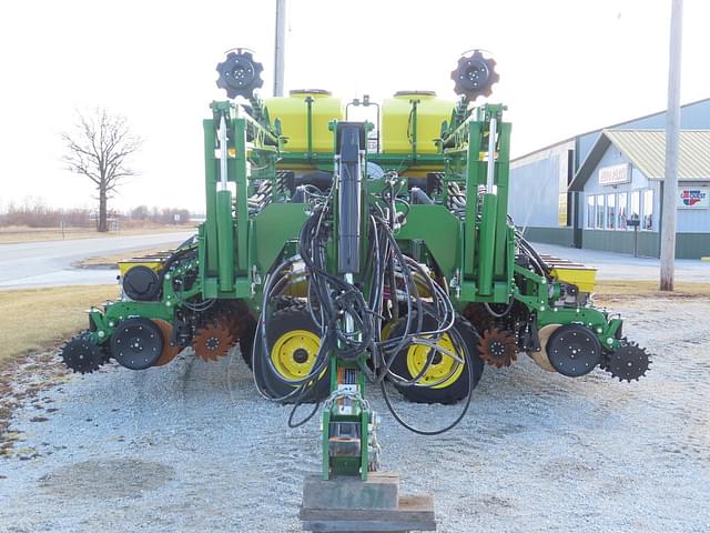 Image of John Deere DB60 equipment image 2