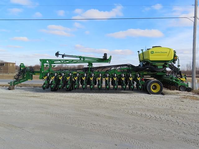 Image of John Deere DB60 equipment image 1