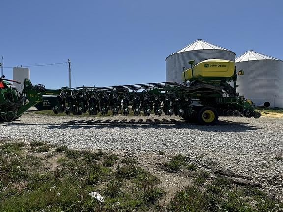 Image of John Deere DB60 equipment image 2