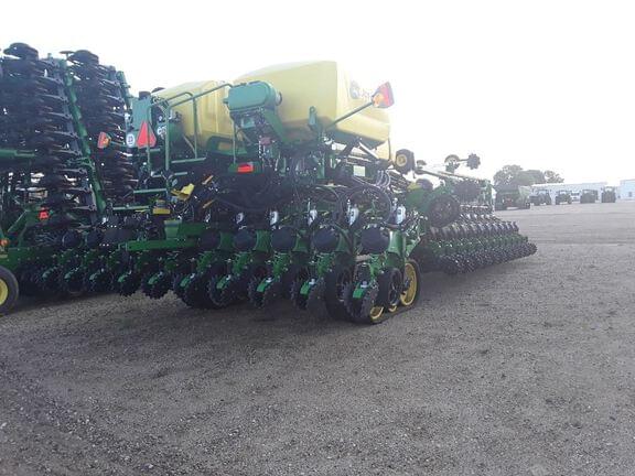 Image of John Deere DB66 equipment image 2
