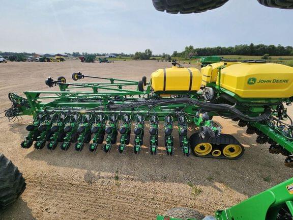 Image of John Deere DB66 equipment image 1