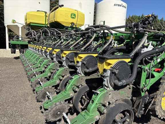 Image of John Deere DB66 equipment image 1