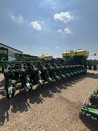 Image of John Deere DB66 equipment image 1