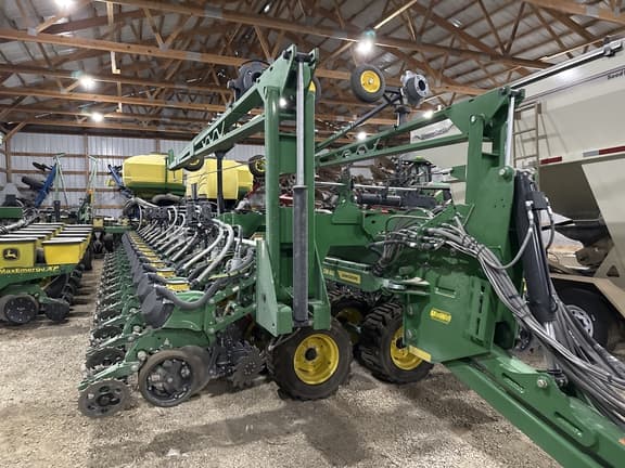 Image of John Deere DB80 equipment image 4