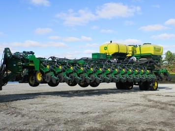 Main image John Deere DB80