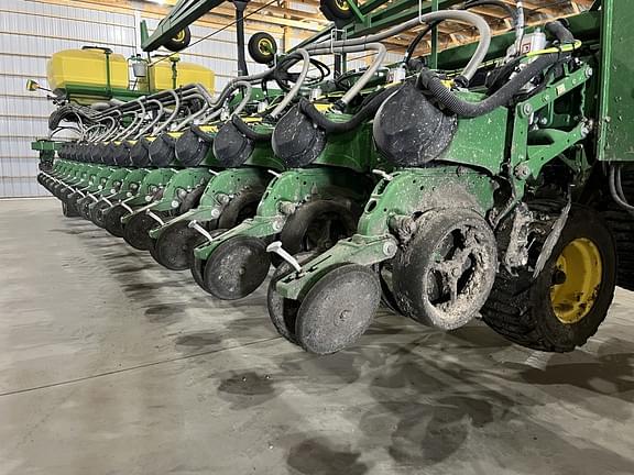 Image of John Deere DB90 equipment image 4