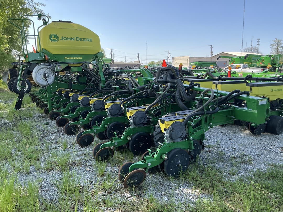 Image of John Deere DR12X Image 1