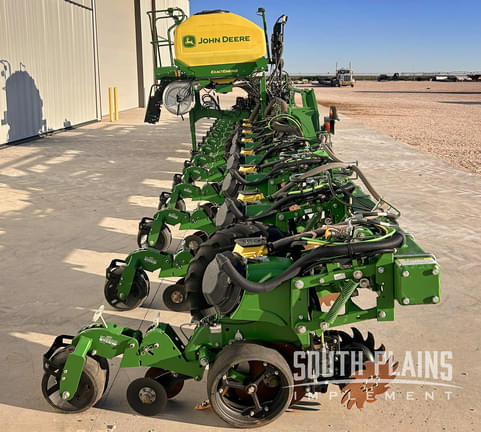 Image of John Deere DR16X Primary image
