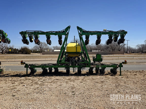 Image of John Deere DR16X equipment image 2