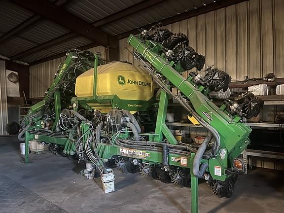 Image of John Deere DR16X equipment image 2