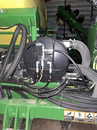 Image of John Deere DR16X equipment image 2