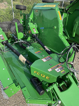 Image of John Deere FC12E equipment image 3