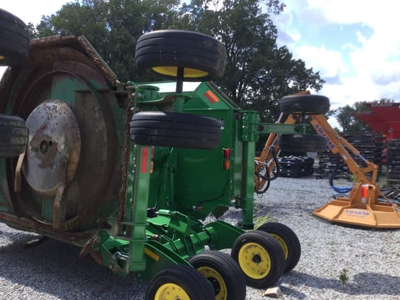 Image of John Deere FC20R equipment image 3