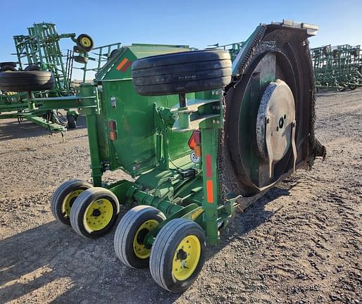 Image of John Deere FC20R equipment image 4