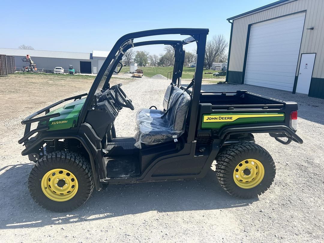 Image of John Deere XUV 835M Primary image