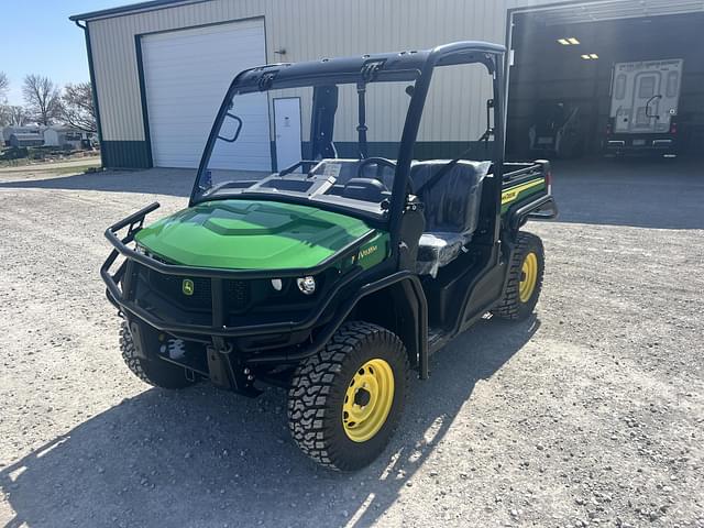Image of John Deere XUV 835M equipment image 1