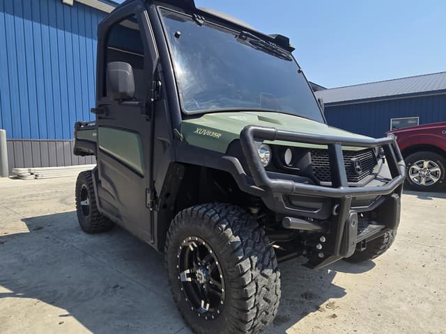 Image of John Deere XUV 835R equipment image 1