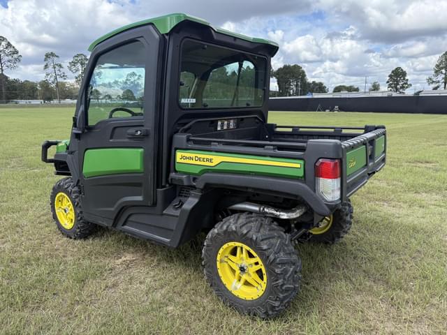 Image of John Deere XUV 835R equipment image 2