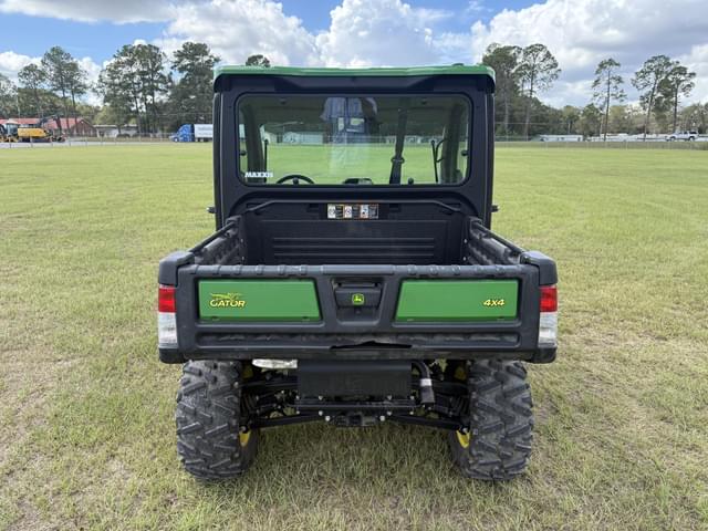 Image of John Deere XUV 835R equipment image 3