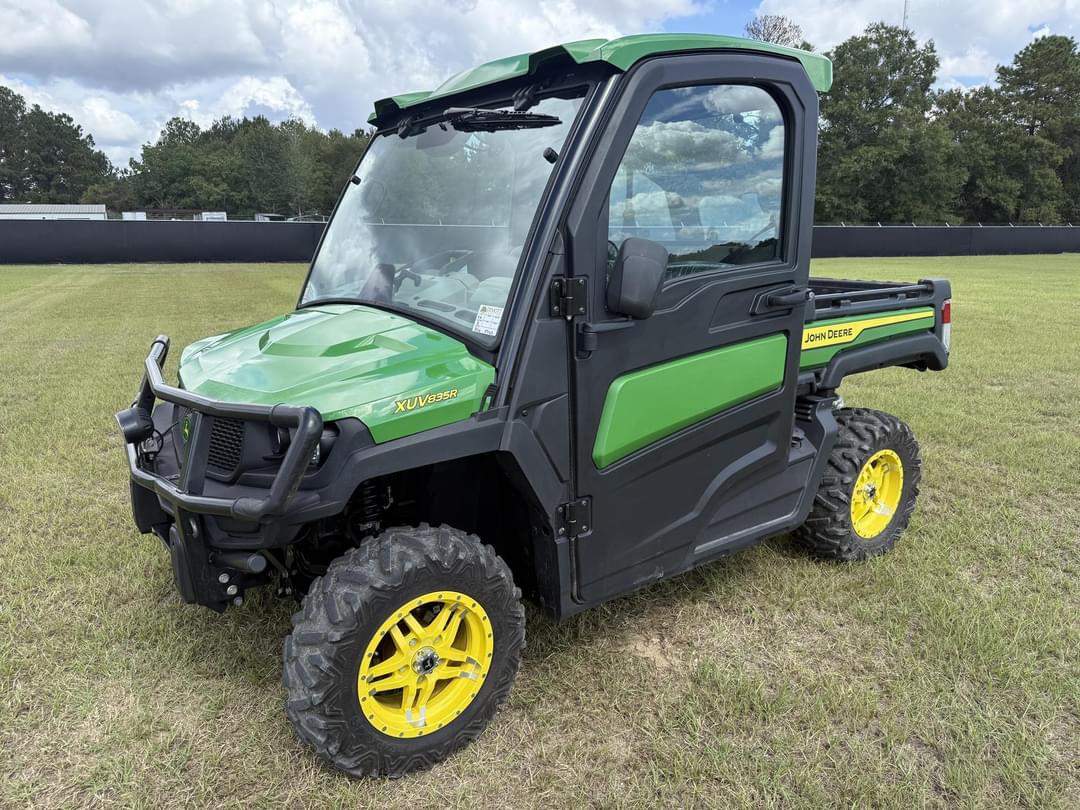 Image of John Deere XUV 835R Primary image